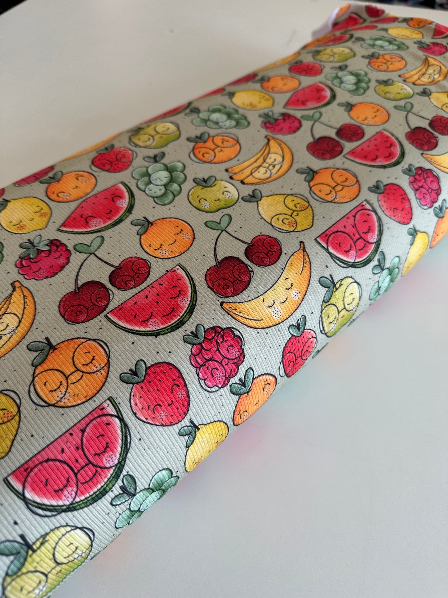 Žebrovaný úplet  - Ovoce