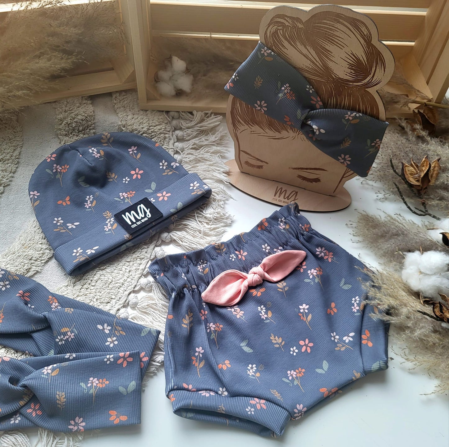 Teplákovina  - Jemná kvítka na modrošedé